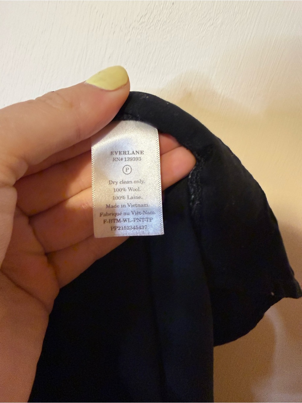 Everlane The Wool Tapered Leg Pant Trousers in Black Pull On Elastic Sz 0 - Picture 5 of 5